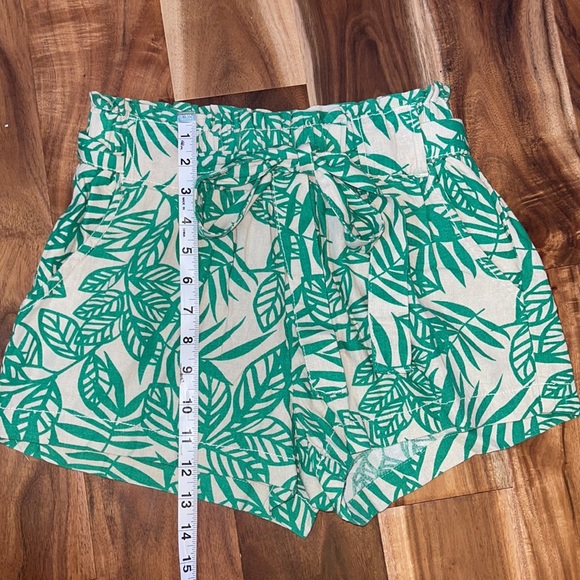 Paper bag Waist Linen Blend Shorts - Picture 5 of 9